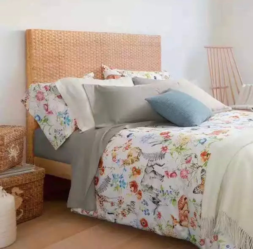 Set de cama  diseño femenino 100% algodón. Despachos a todo Chile. www.bombukids.cl